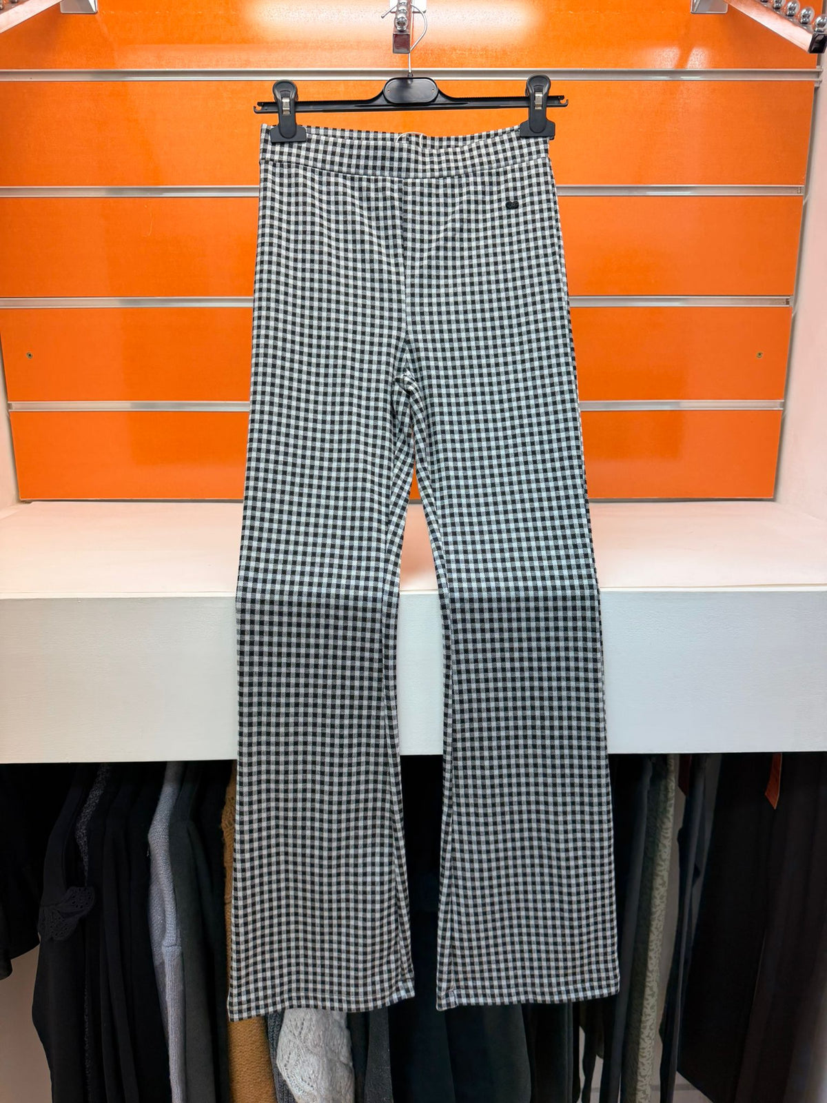 Pantalón juvenil Losan de cuadros vichy en negro y blanco