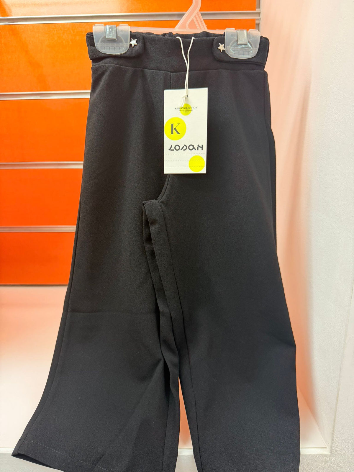 Pantalón niña Losan negro de pierna ancha, talla 3 años