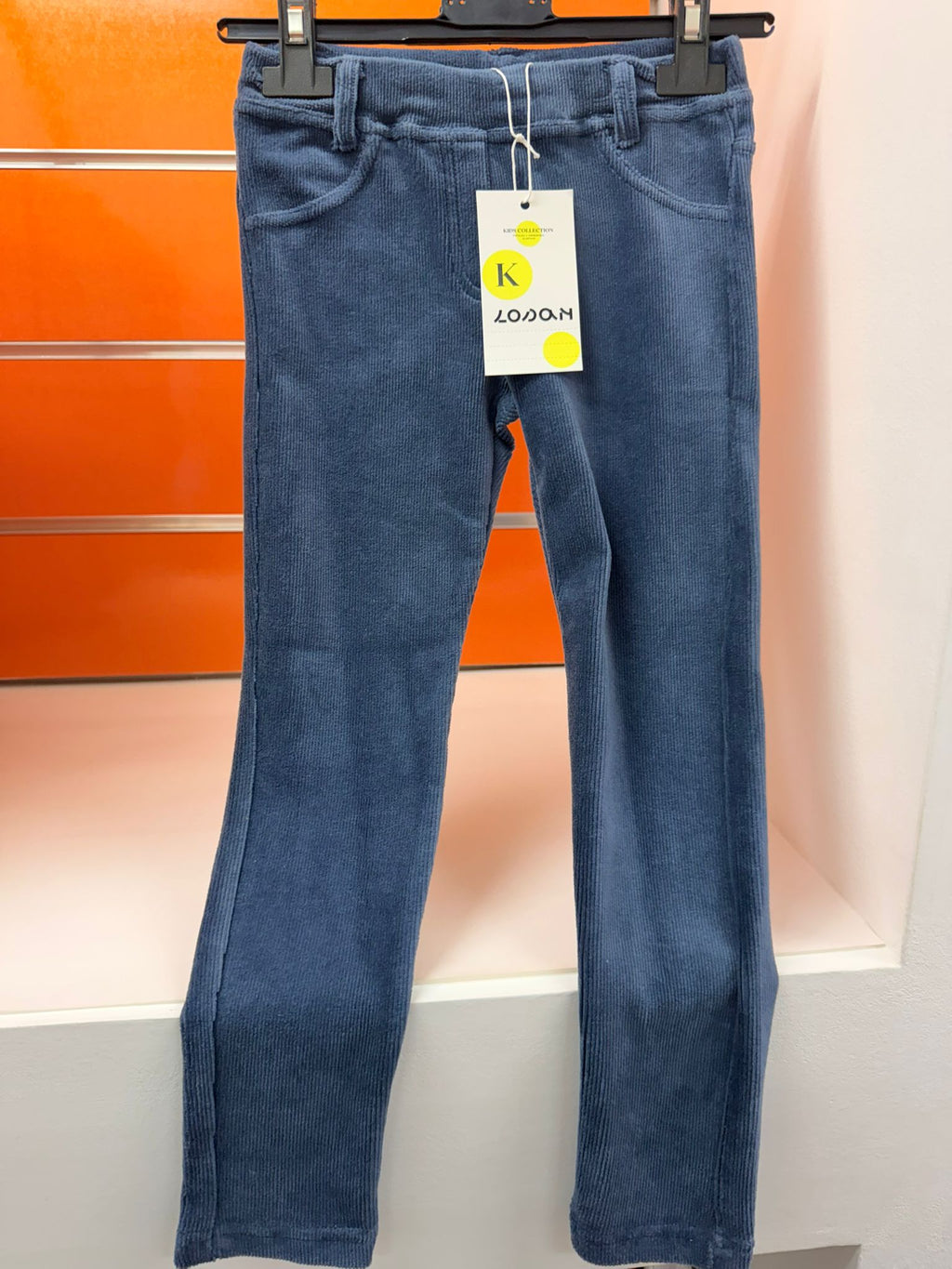 Pantalón niña Losan de pana azul, talla 6 años