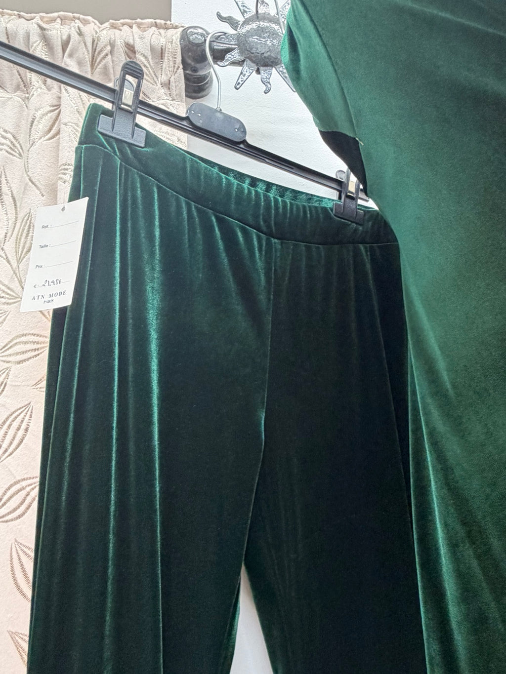 Pantalón largo de terciopelo verde esmeralda