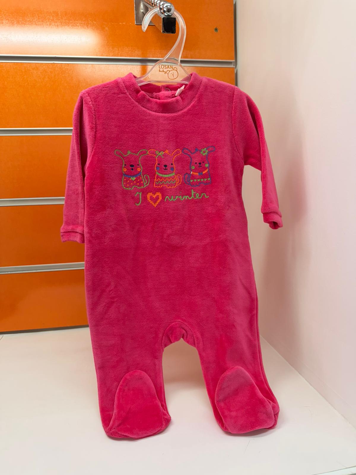 Pelele bebé rosa ácido de terciopelo con bordado I love winter