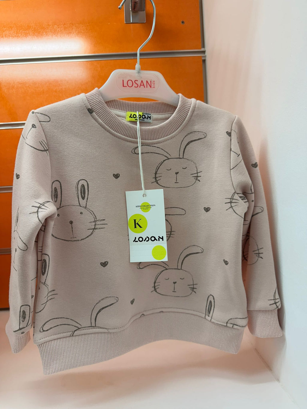Sudadera niña Losan rosa claro con estampado de conejitos, talla 2 años