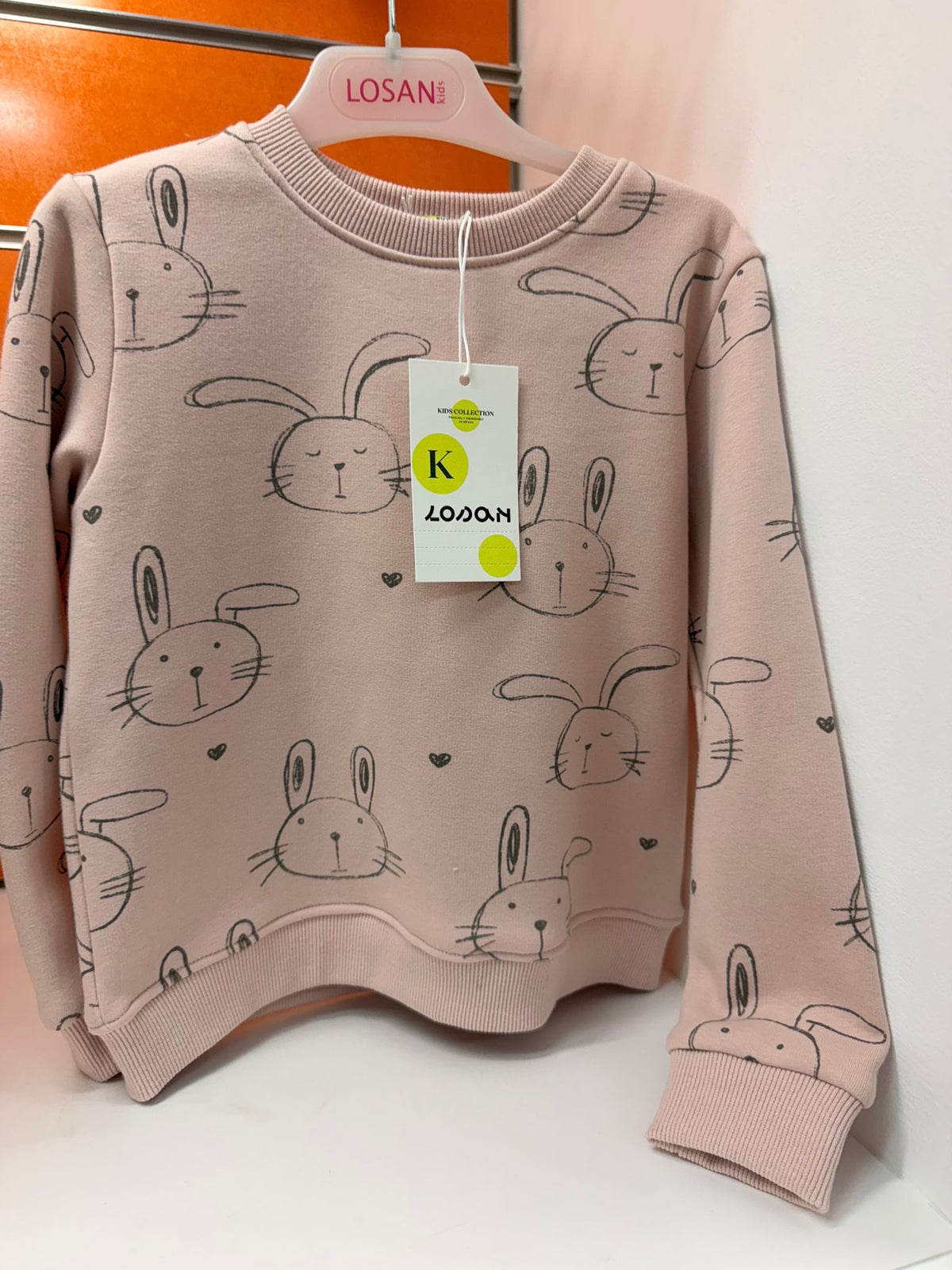 Sudadera niña Losan rosa claro con estampado de conejitos, talla 6 años