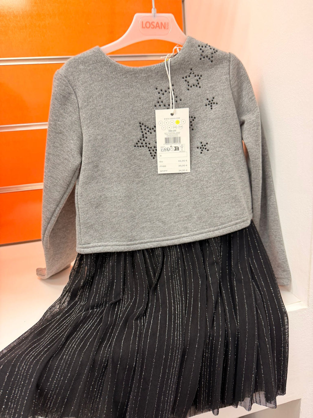 Vestido niña Losan gris con estrellas y falda de tul negra, talla 5 años