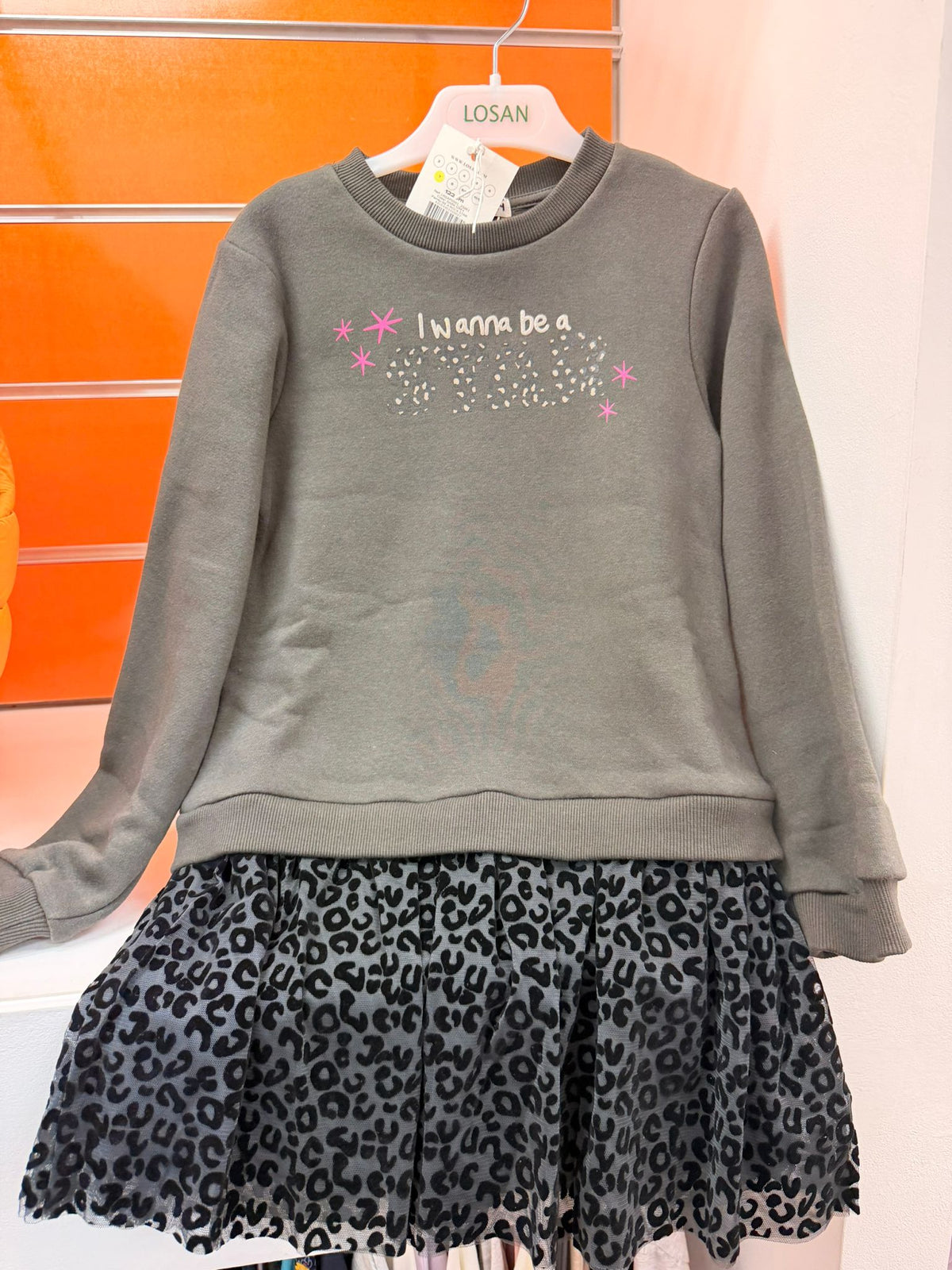 Vestido sudadera niña Losan gris Be a Rock Star con falda animal print, talla 7 años
