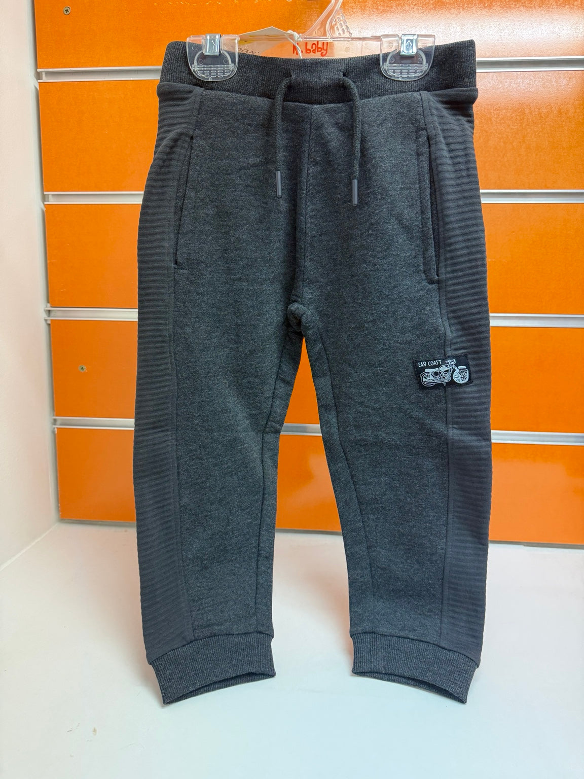 Pantalón jogger gris de niño con detalle de moto Losan